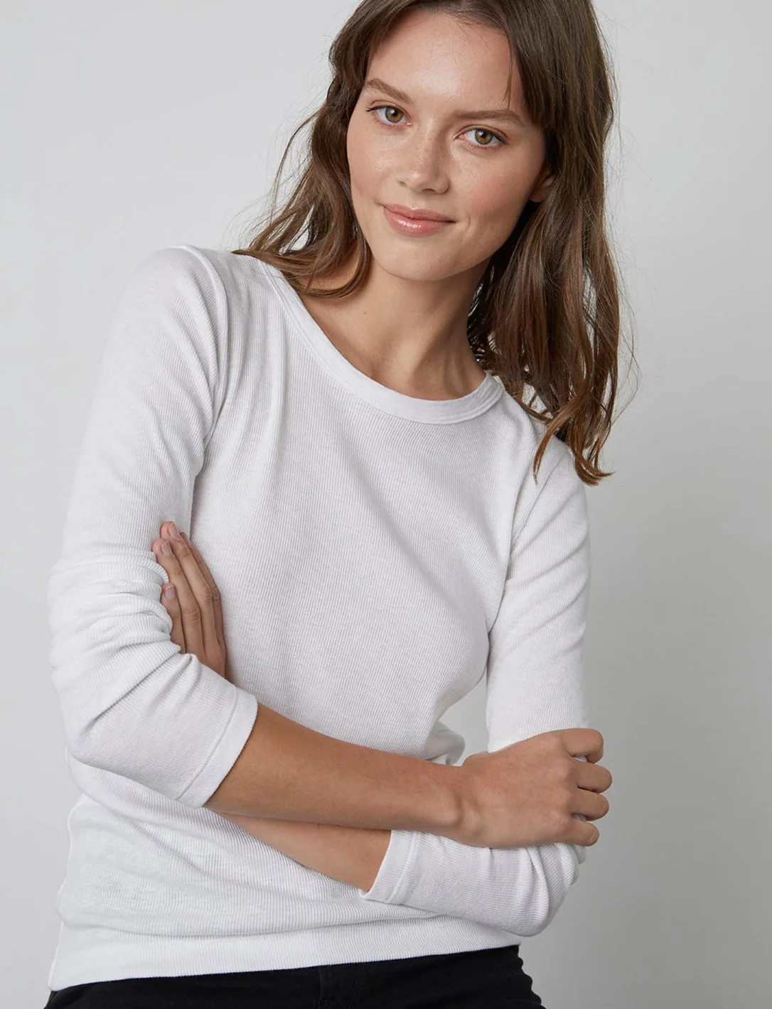Bayler Ribbed Scoop Neck Tee in White