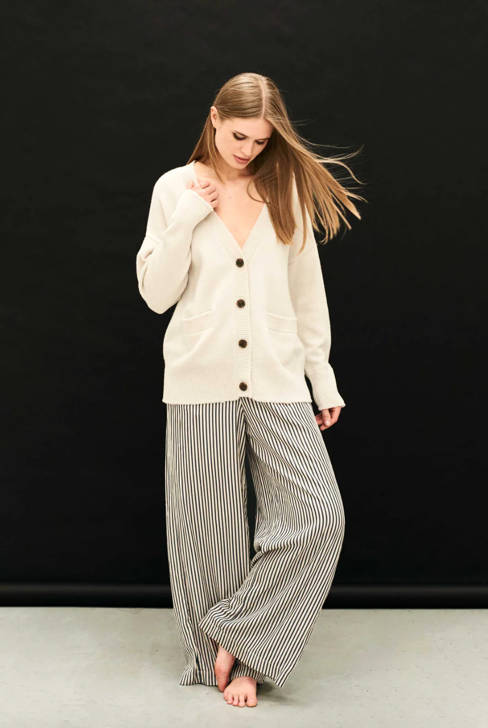 Cashmere Boyfriend Heavy Cardigan in Stone - Image 2