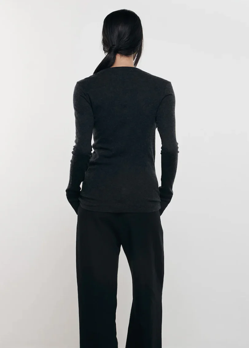 Cashmere Easy Cuffed Crew in Charcoal - Image 2