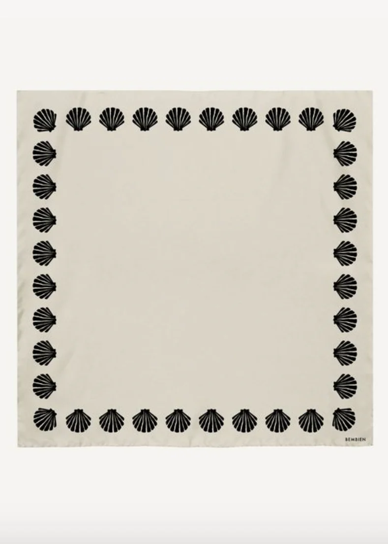 Concha Scarf in Noir