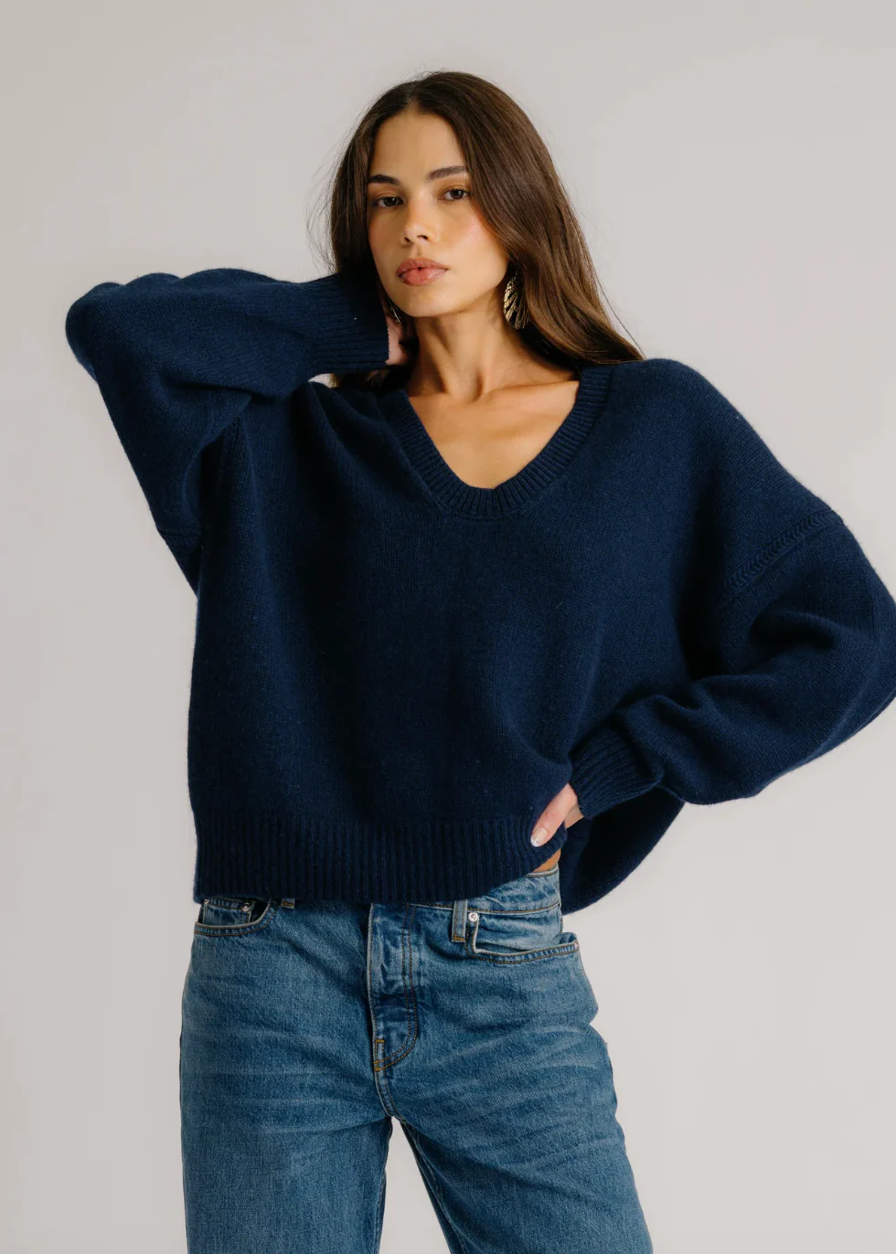 Cora Cashmere Scoop Neck Sweater in Midnight Navy - Image 3