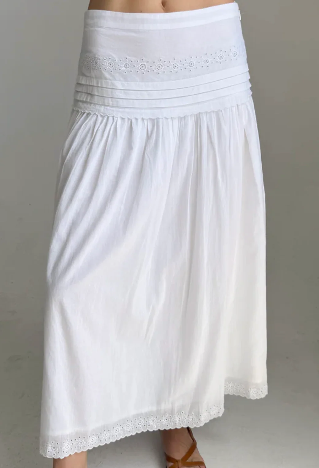 Irati White Embroidered Cotton Skirt - Image 2