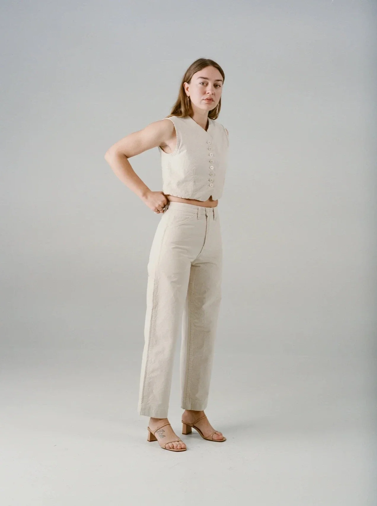 Isa Pant in Bone
