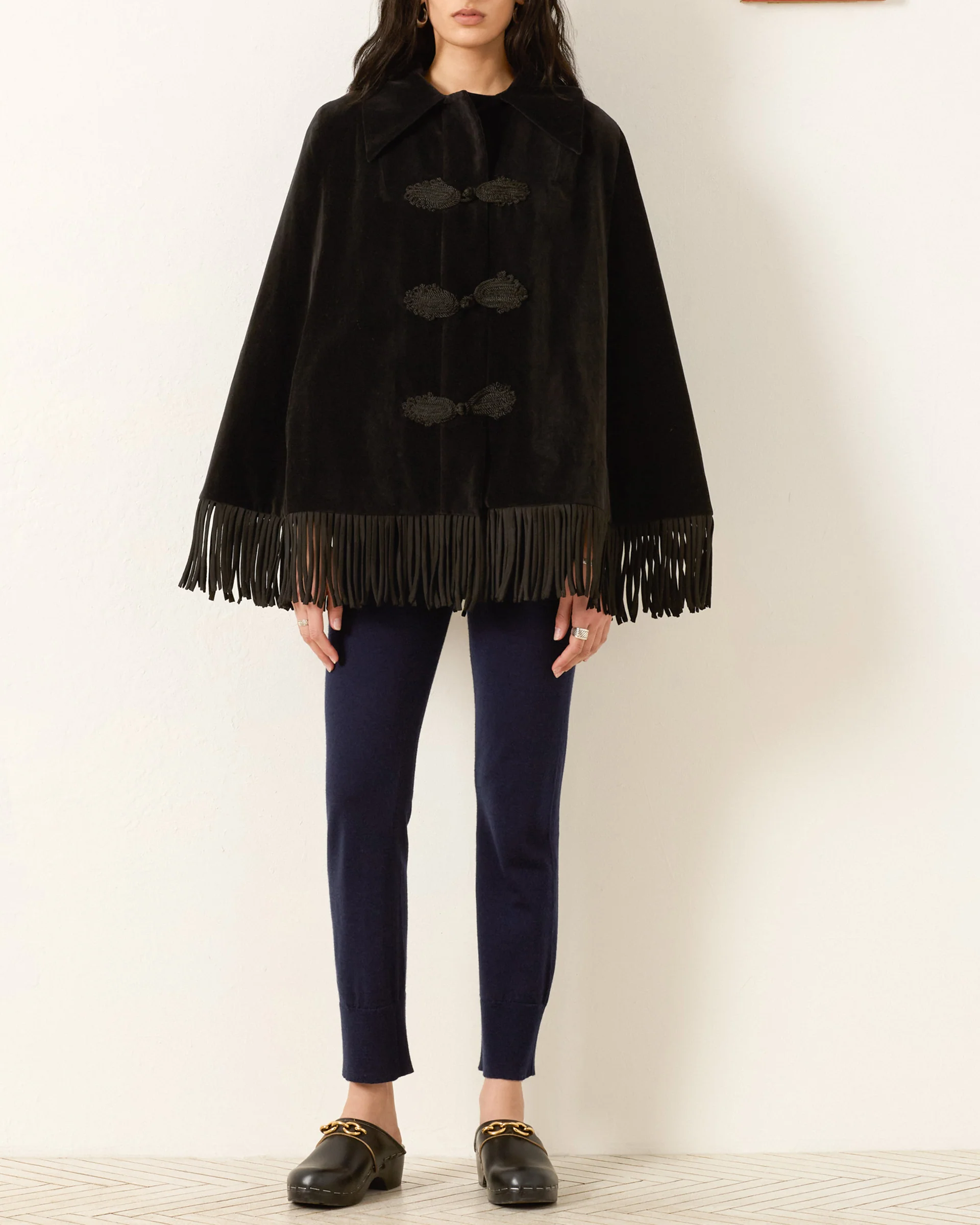 Kensington Onyx Fringe Cape - Image 2