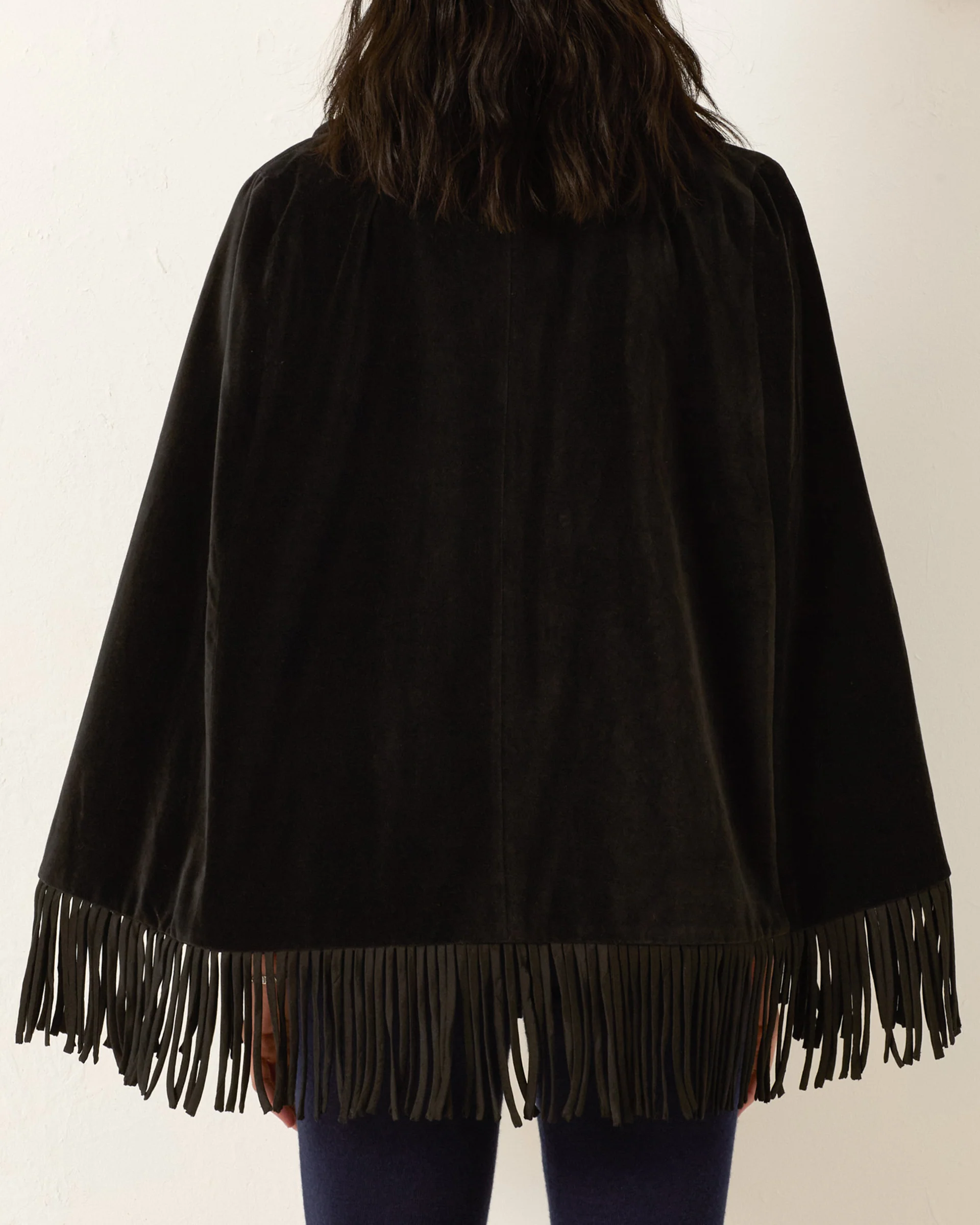 Kensington Onyx Fringe Cape - Image 5