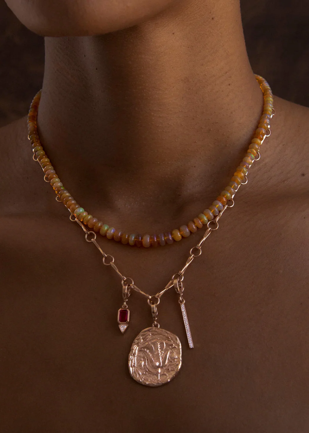 Large Motif Double Link Toggle Chain - Image 2