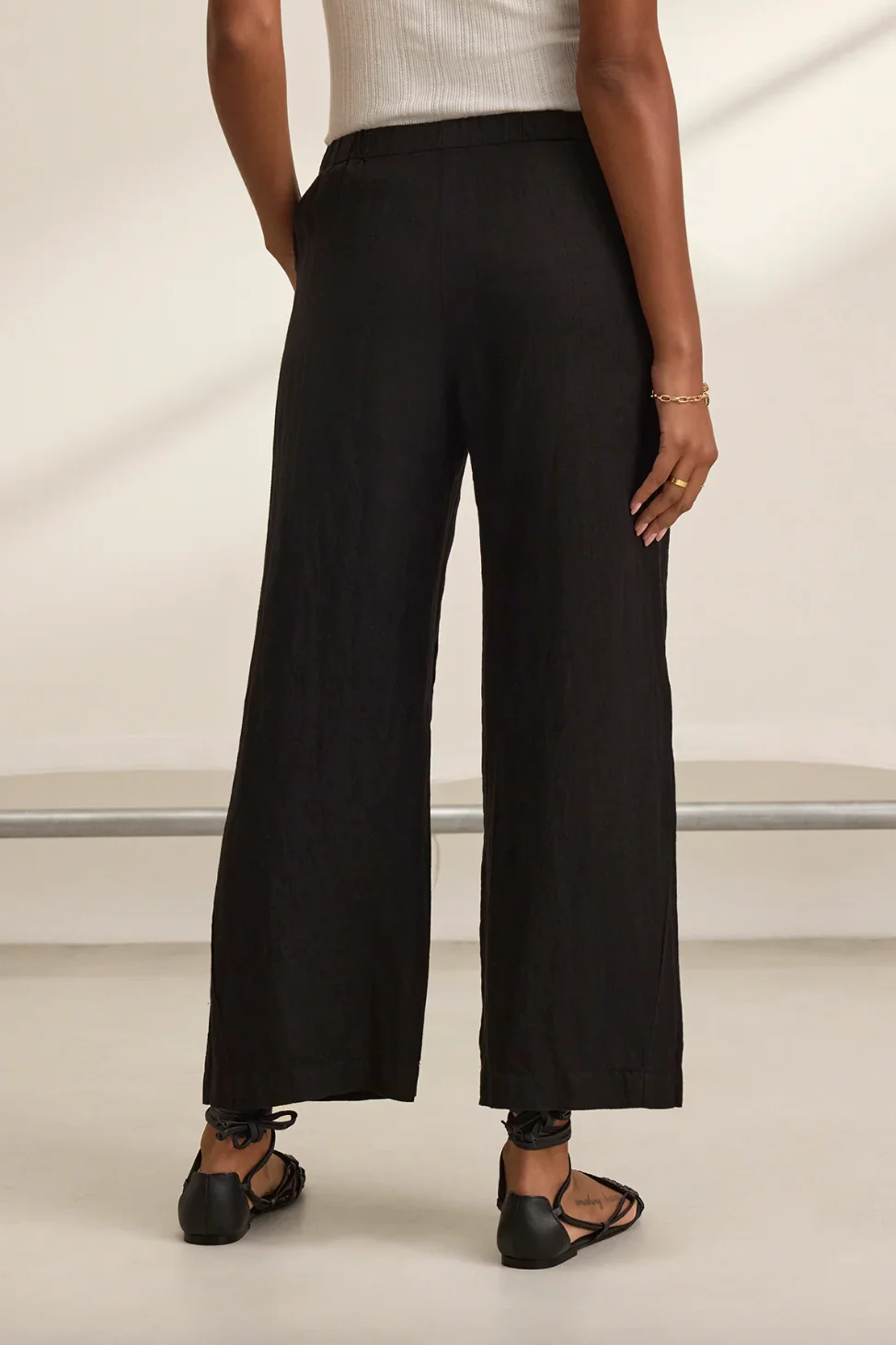 Lola Linen Pant in Black - Image 2