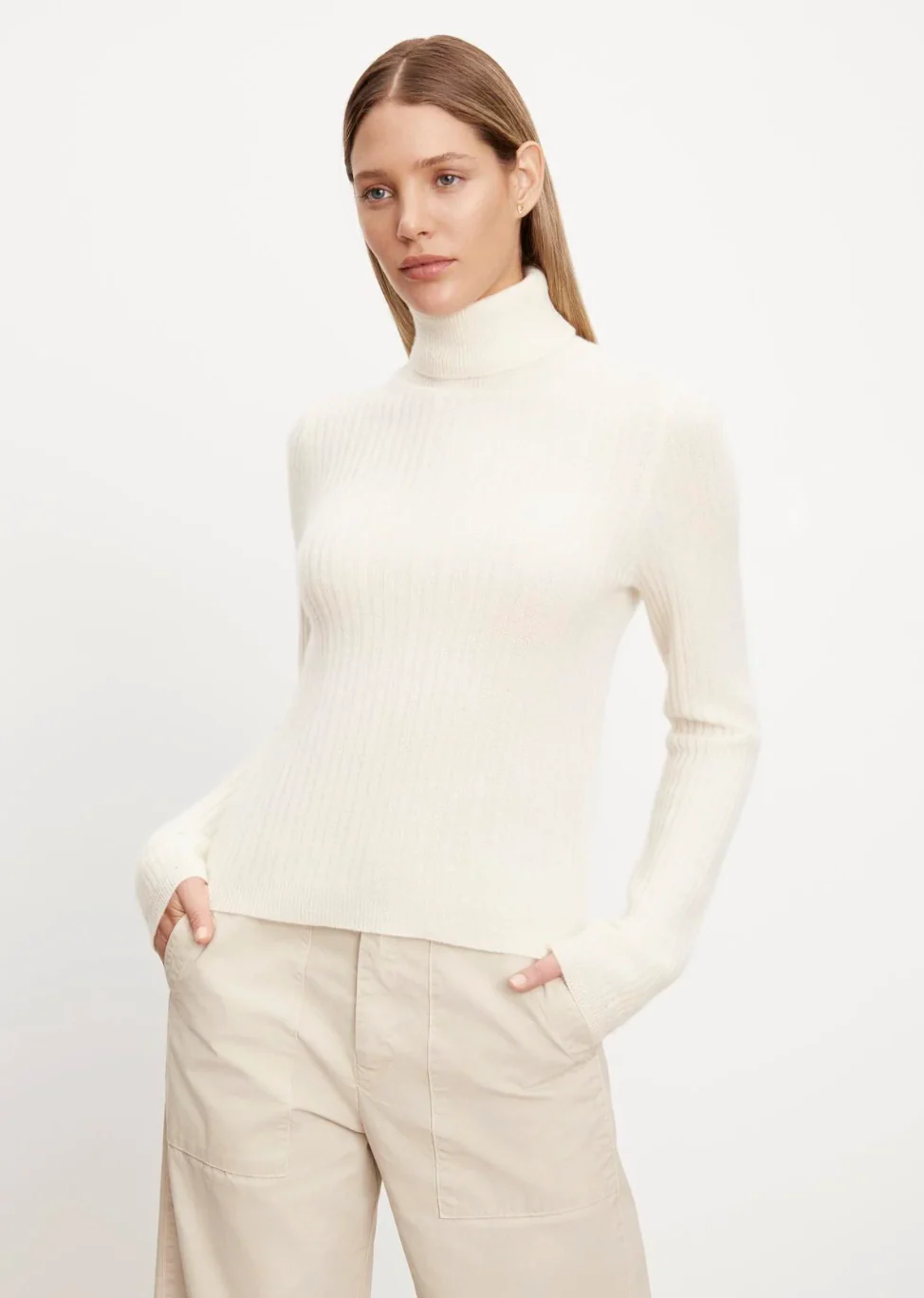 Lori Cashmere Turtleneck in Milk