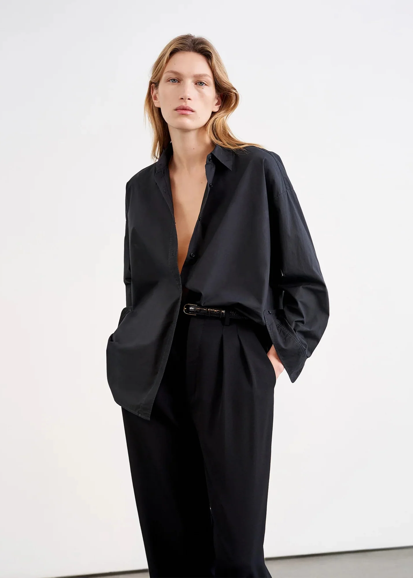 Mael Oversized Shirt in Black - Image 3