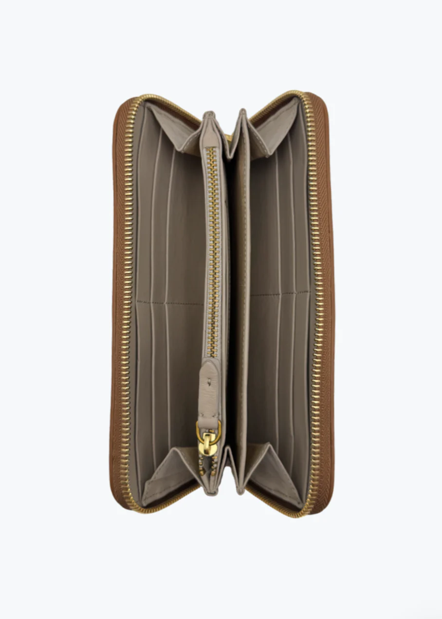 Malcom Wallet in Taurillon Leather - Image 2