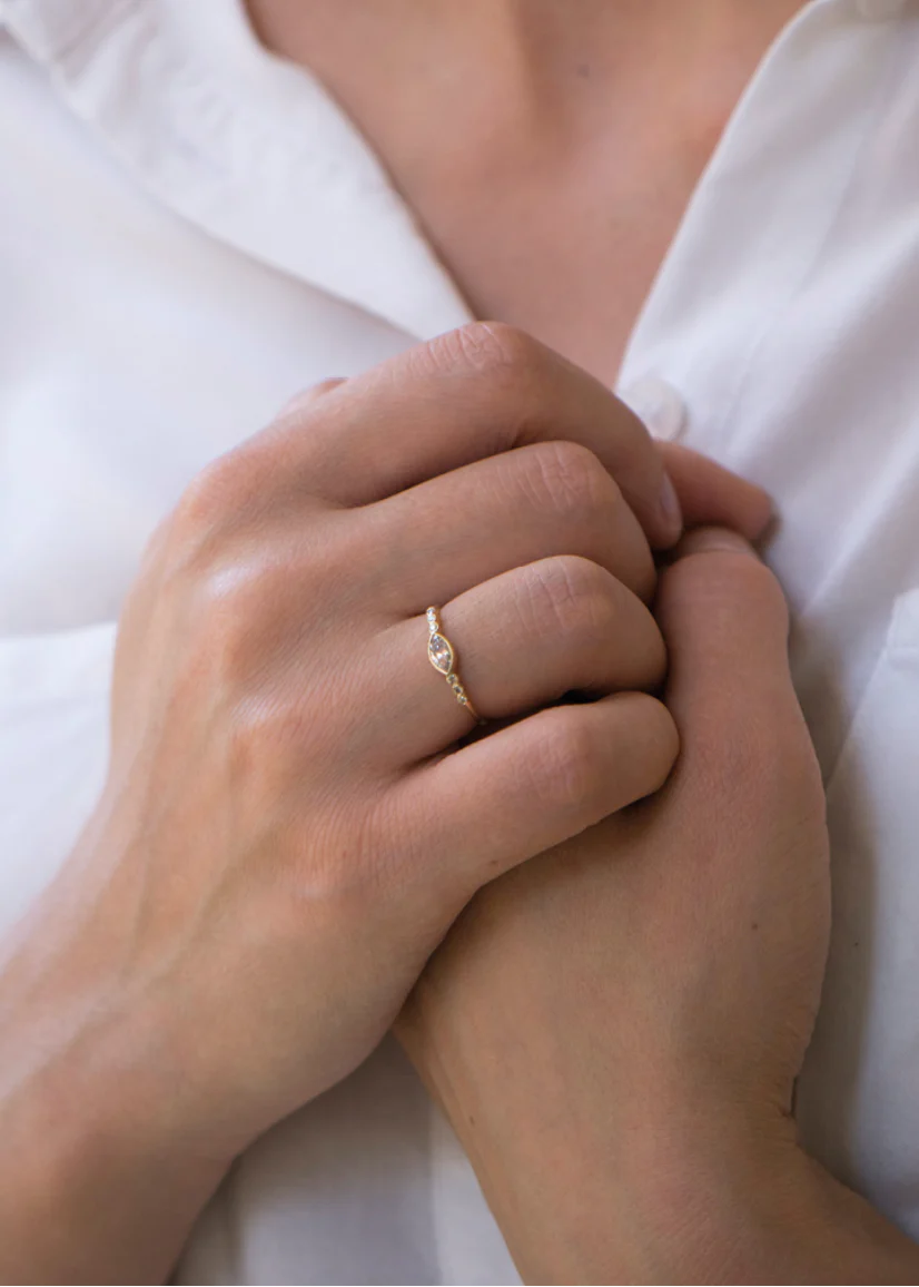 Marquise Diamond & Six Diamonds Ring - Image 2