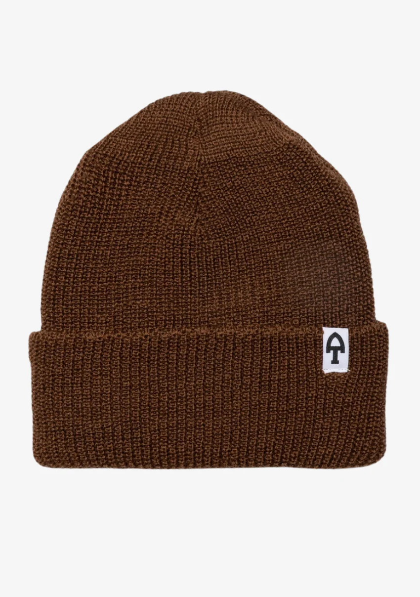 Merino Cardigan Stitch Beanie in Rye Brown