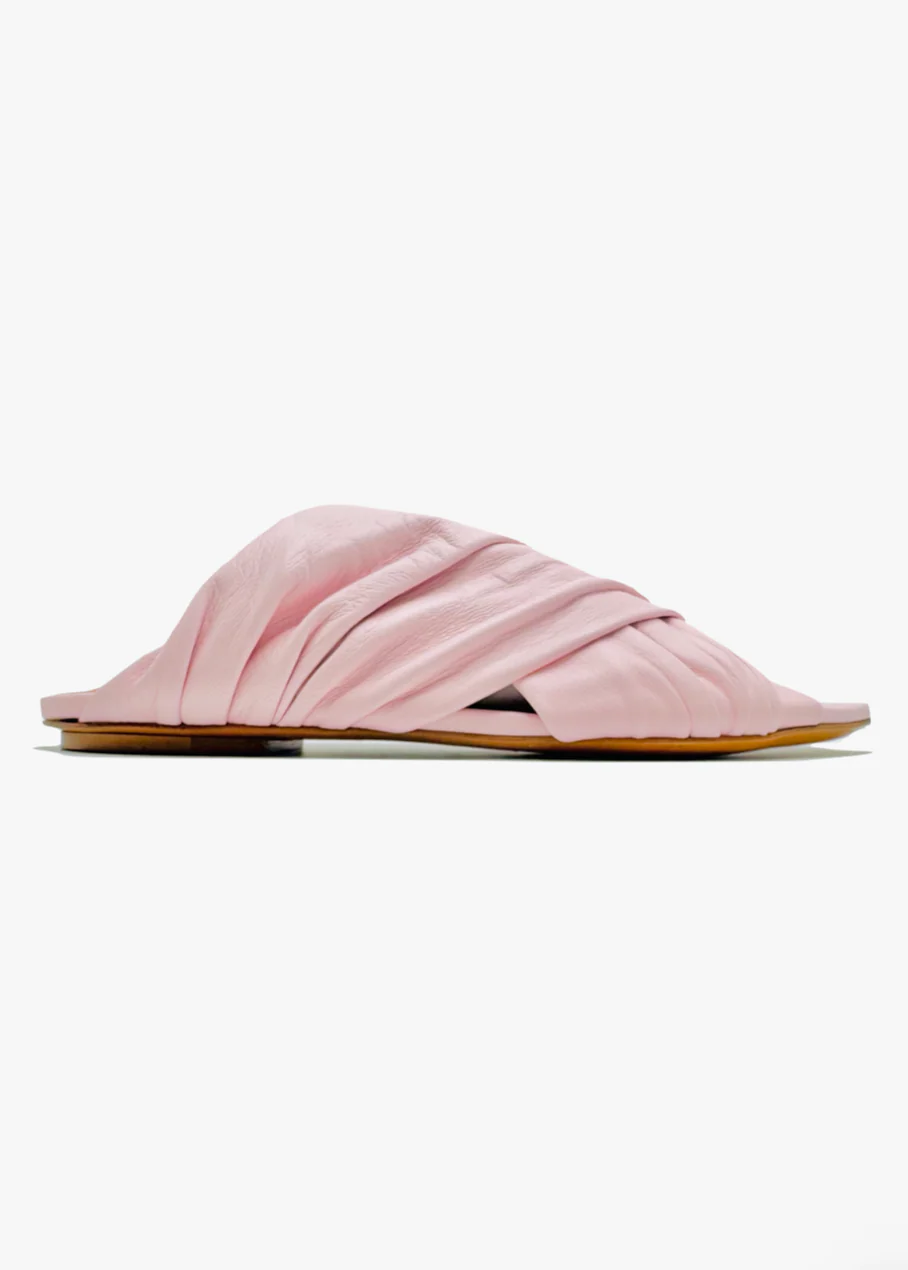 Nappa Leather Flat Sandals in Petalo