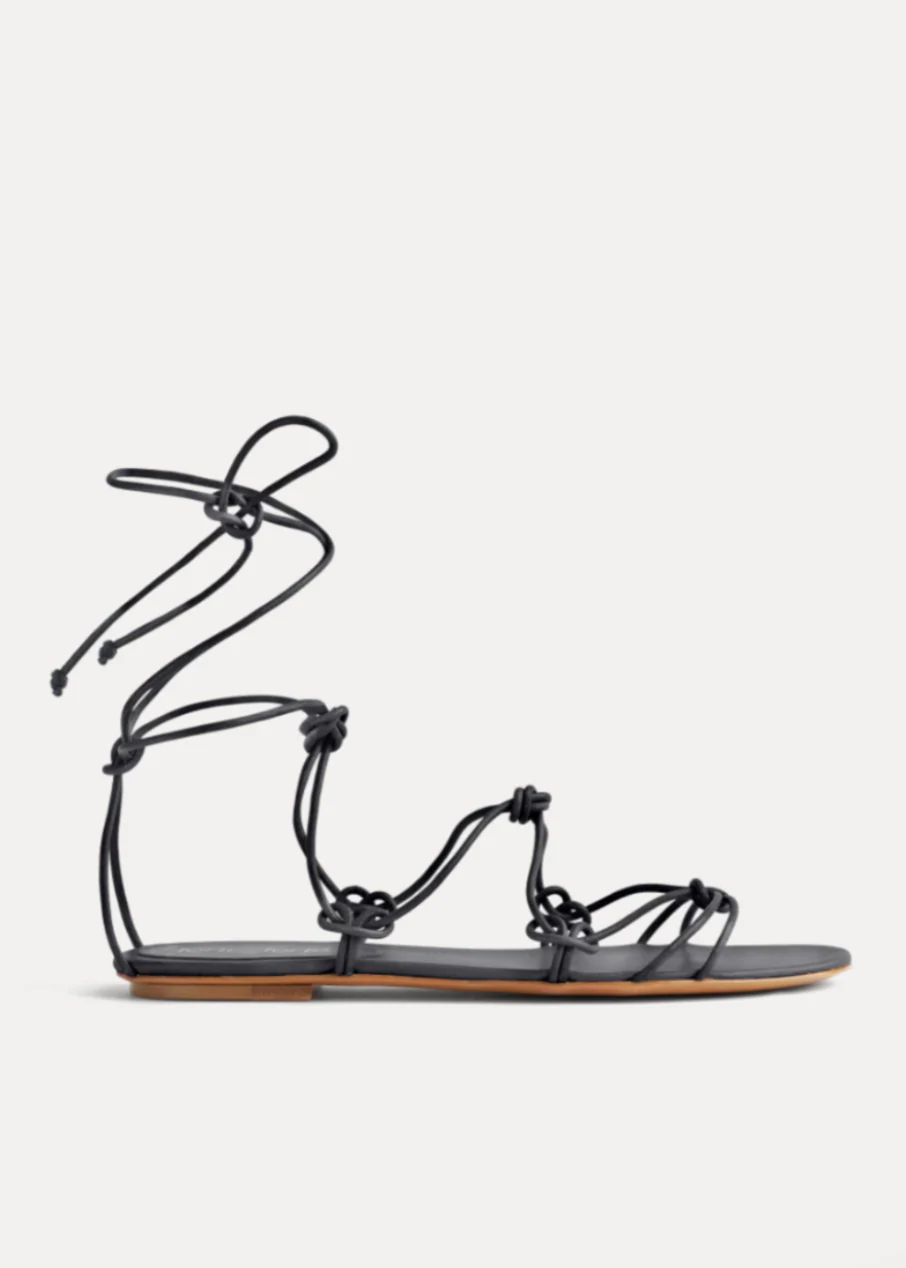 Nappa Leather Strings Flat Sandals in Nero