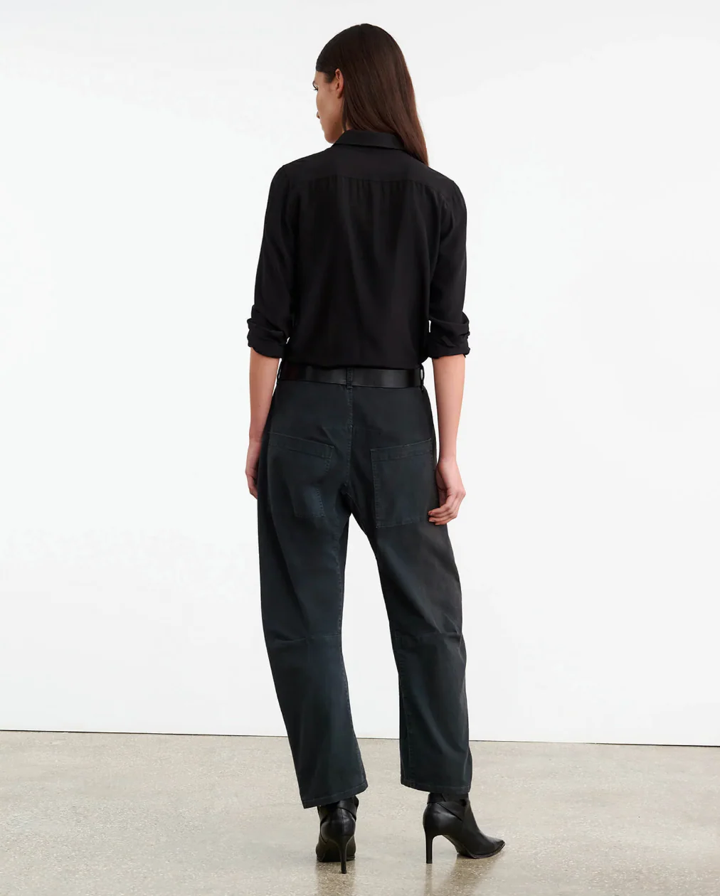 Shon Pant in Carbon - Image 4