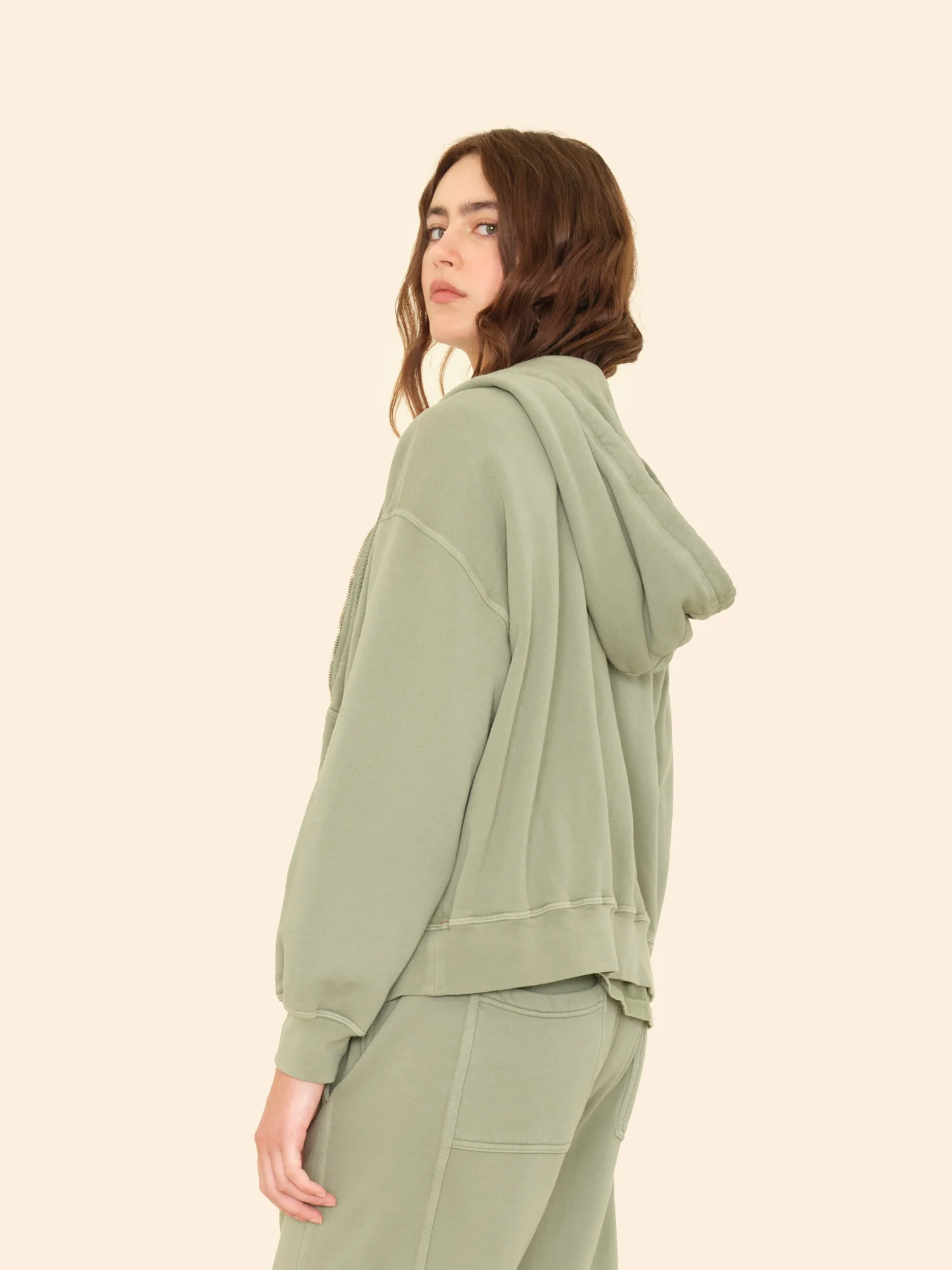 Smith Sweatshirt in in Olive Leaf - Image 3
