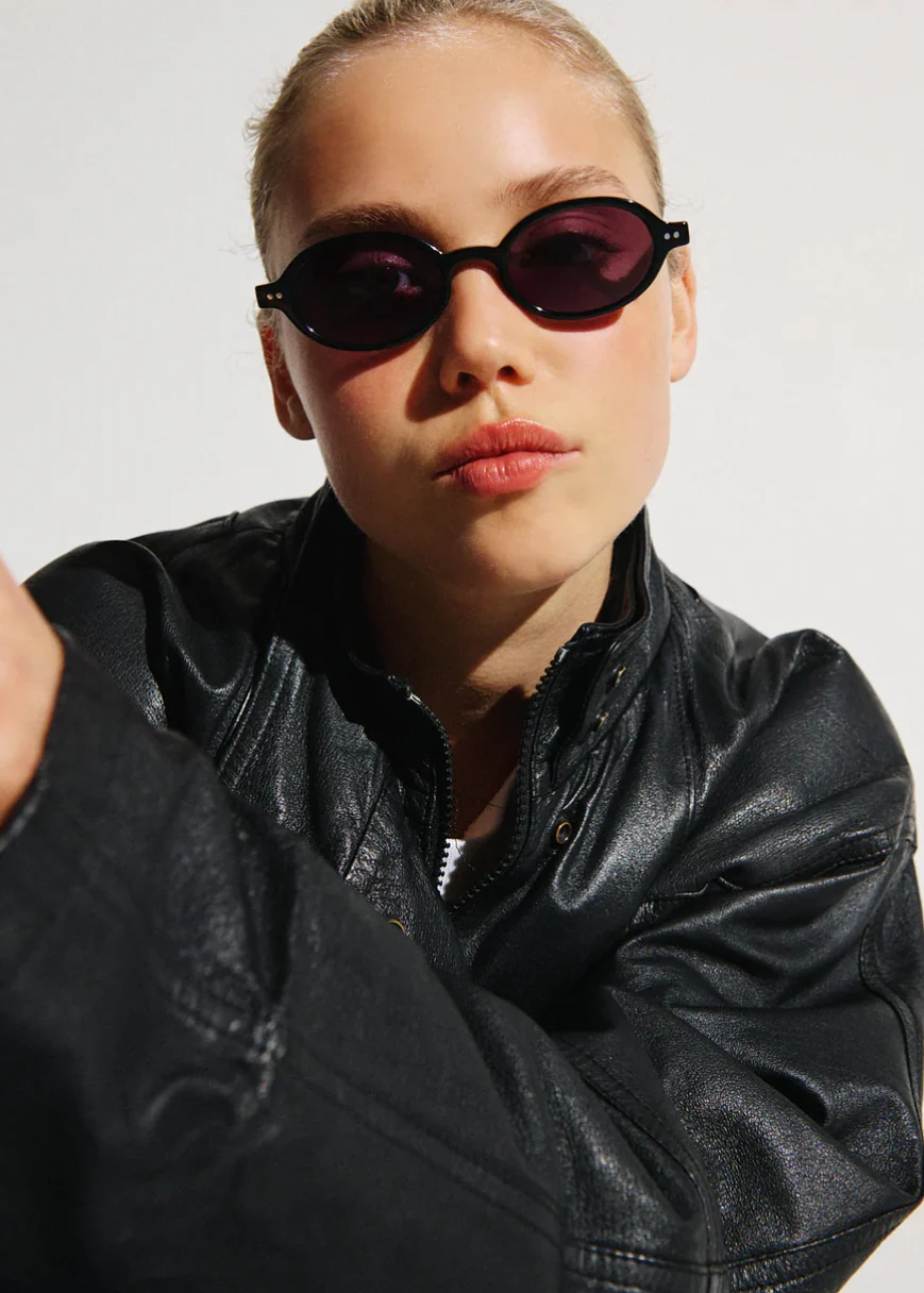 The Elvie in Black - Image 3