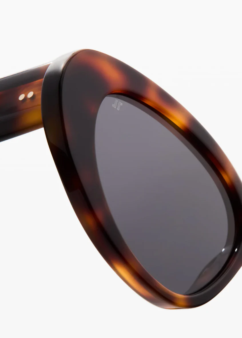 The Giulia in Tortoise - Image 4
