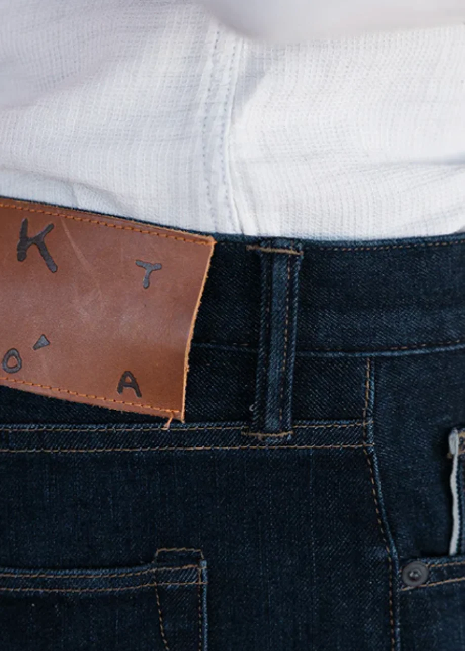 The Hammer Straight 10.5oz Stretch Selvedge Jeans in Dizzy Wash - Image 2
