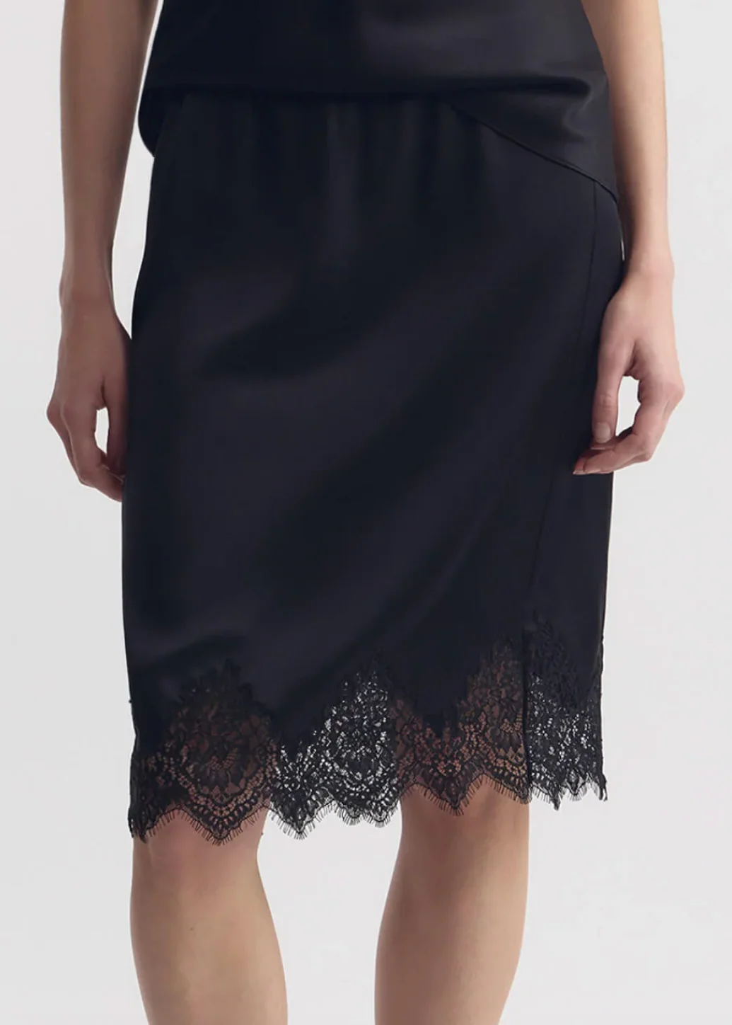 Thea Lace Skirt - Image 2