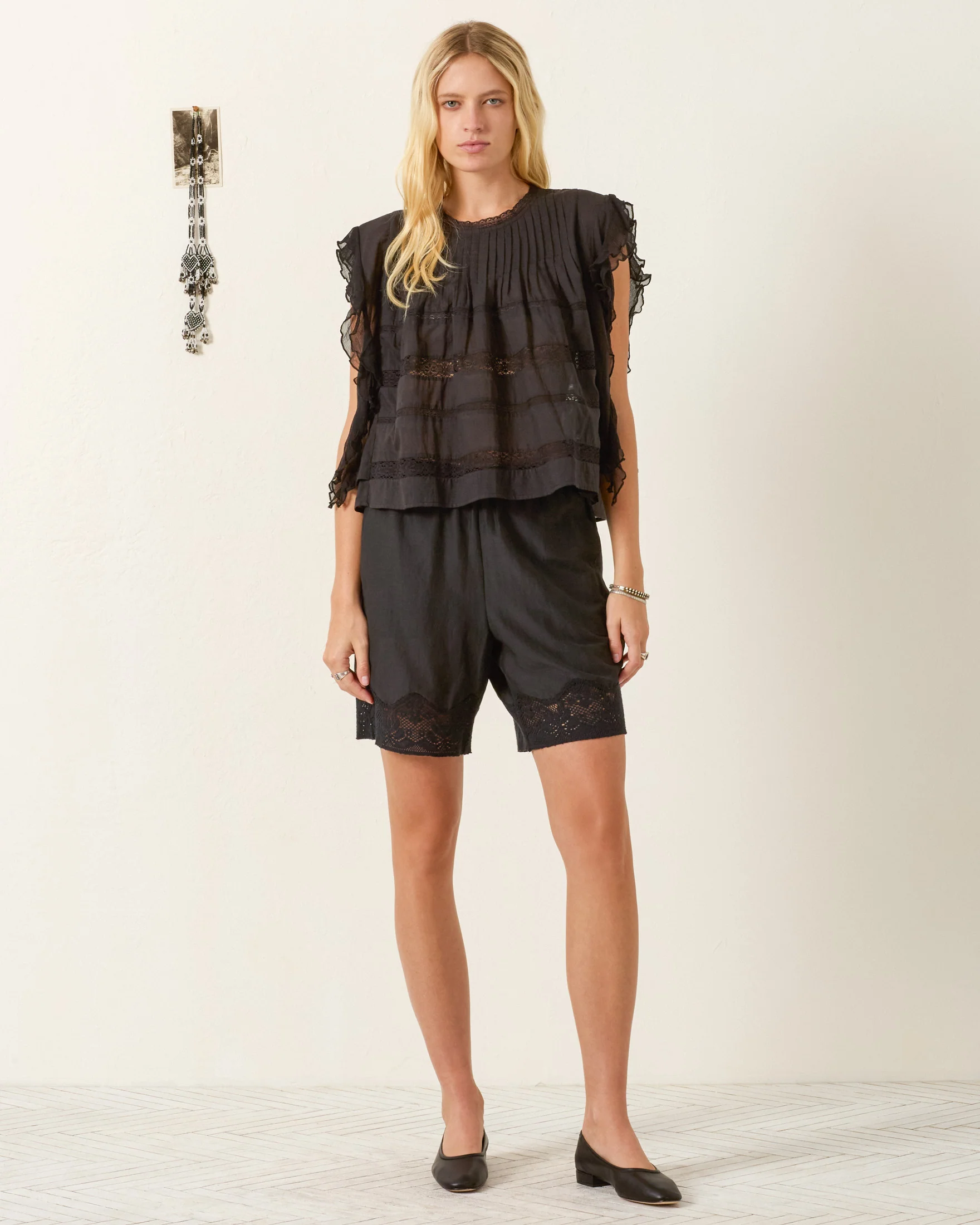 Tillie Onyx Prima Lace Short - Image 3