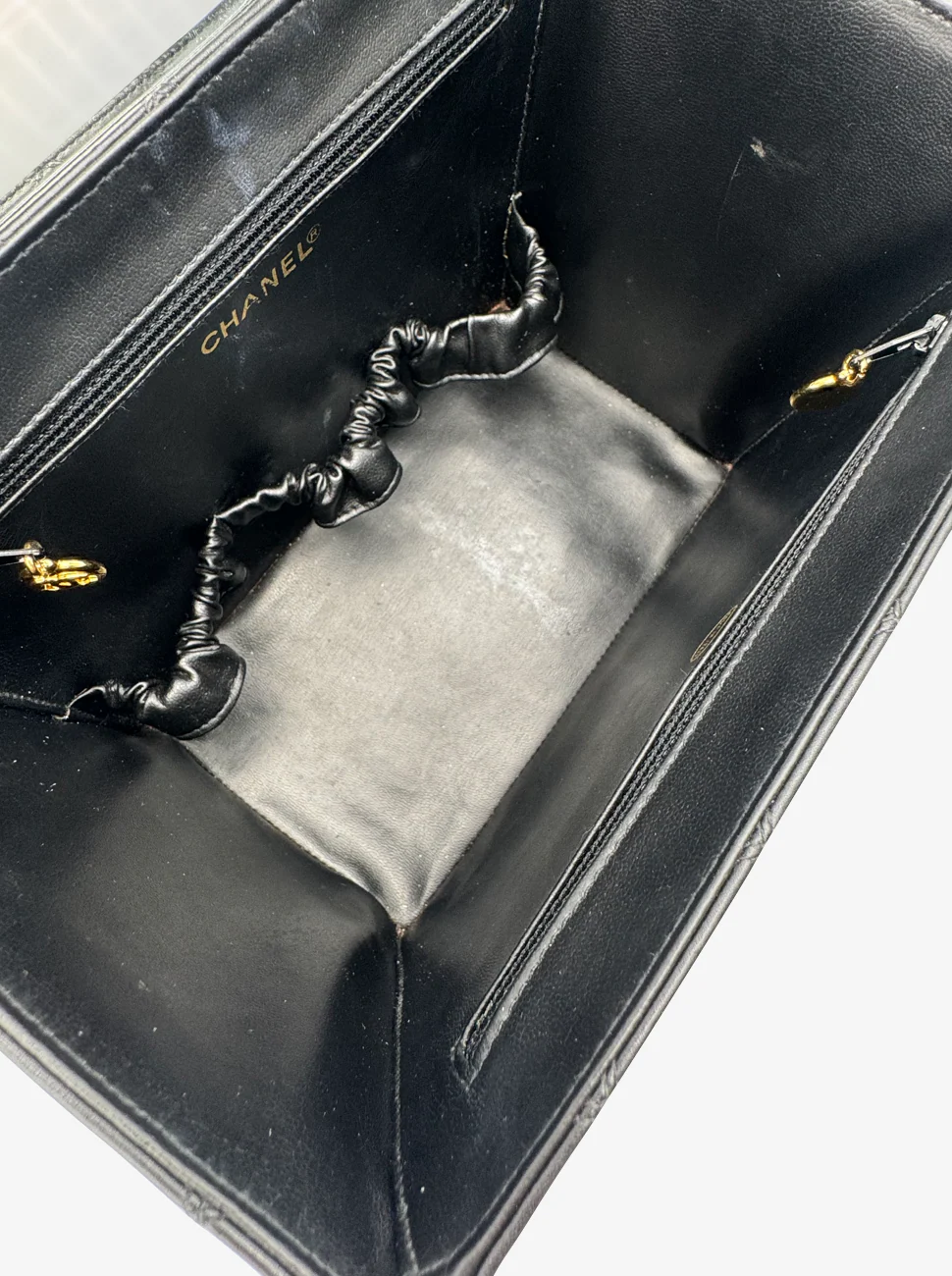 Vintage 90's Chanel Quilted Vanity Bag - Image 6