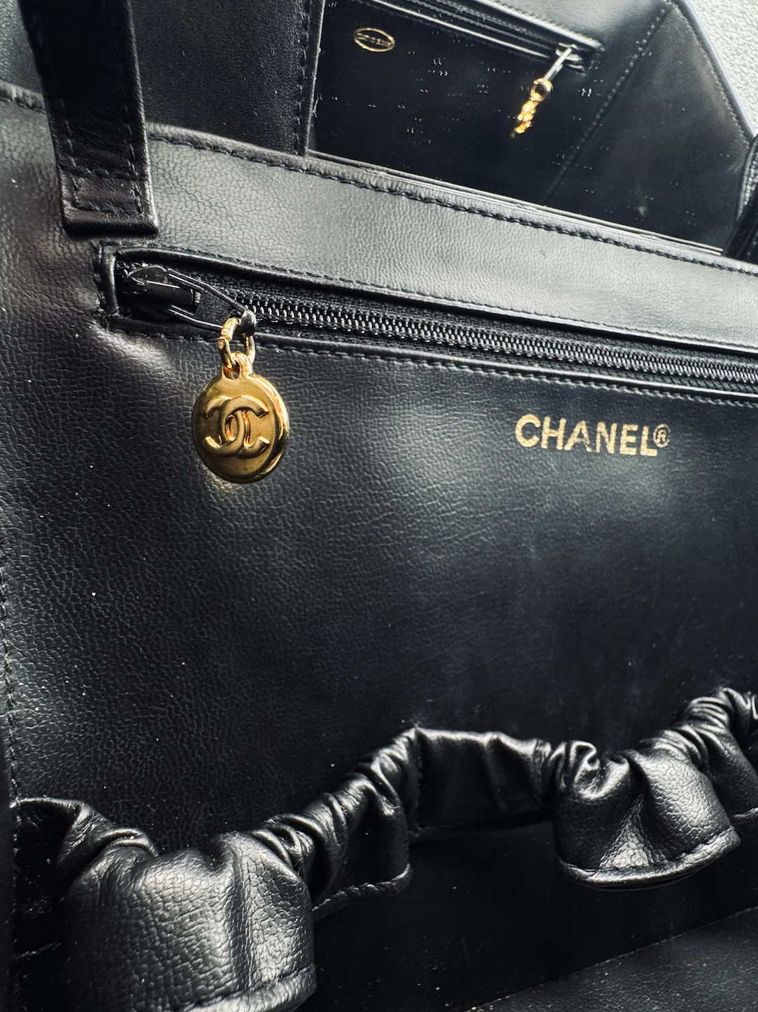 Vintage 90's Chanel Quilted Vanity Bag - Image 7